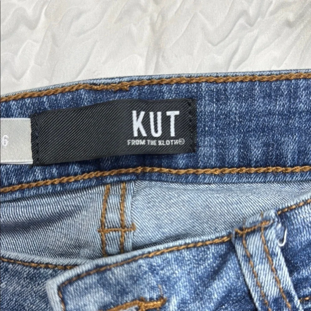 Kut from the Kloth.   Blue Skinny Jeans with Tapered Fit